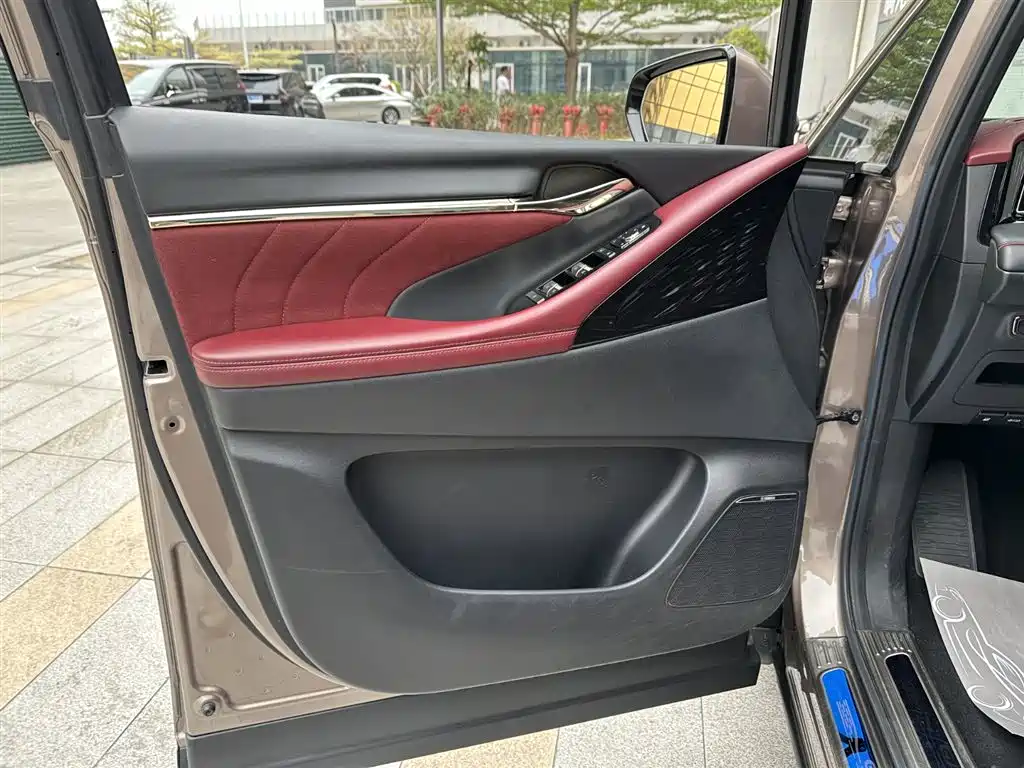 GAC Trumpchi Trumpchi M8 2023 Model Master Series 400T Flagship Edition фото 26