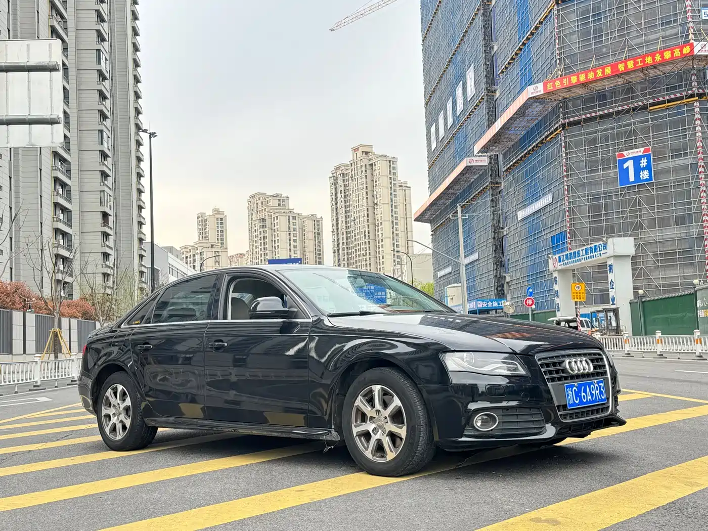 Audi A4L 2011 2.0 TFSI Luxury фото 2