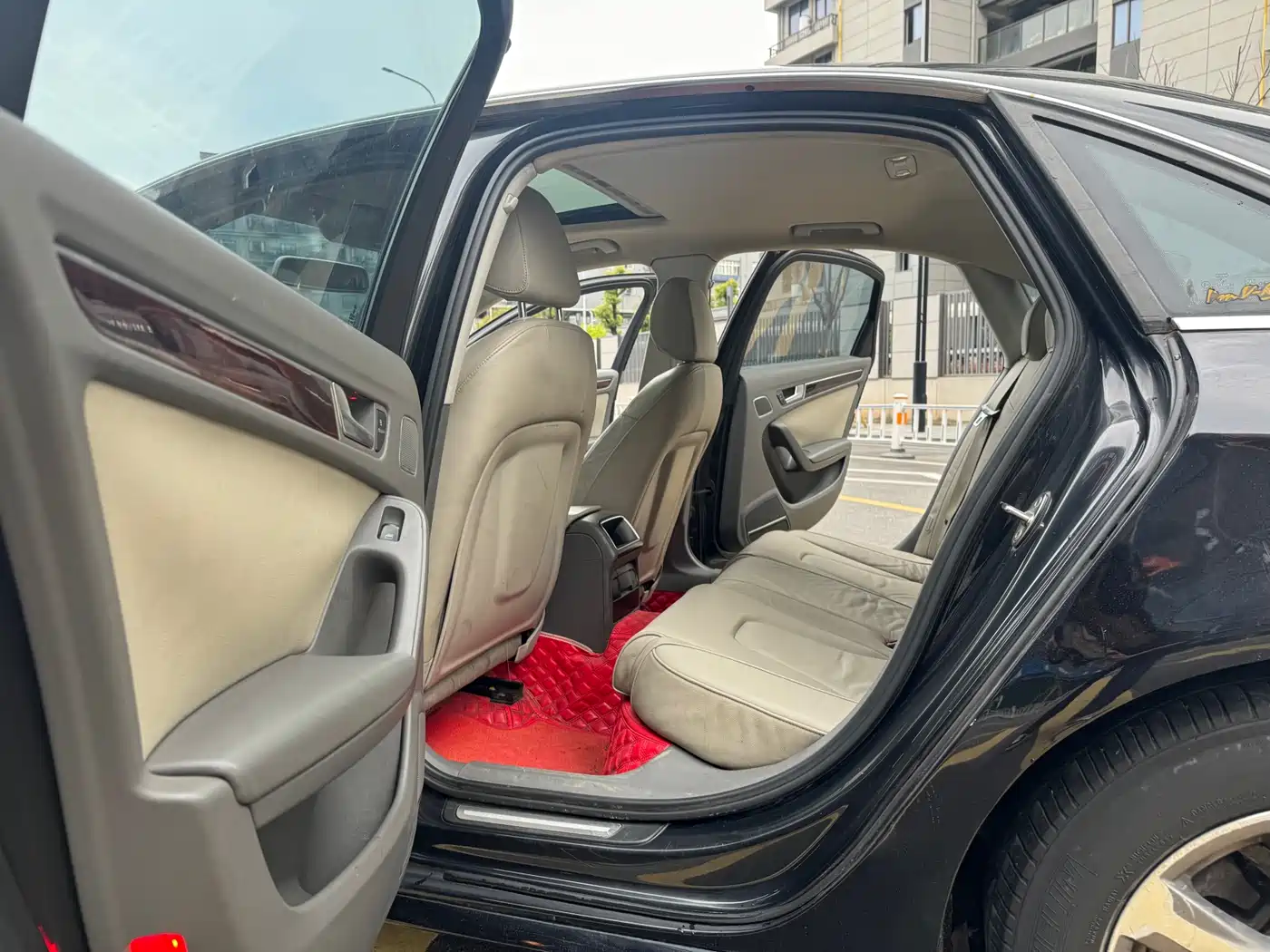 Audi A4L 2011 2.0 TFSI Luxury фото 9