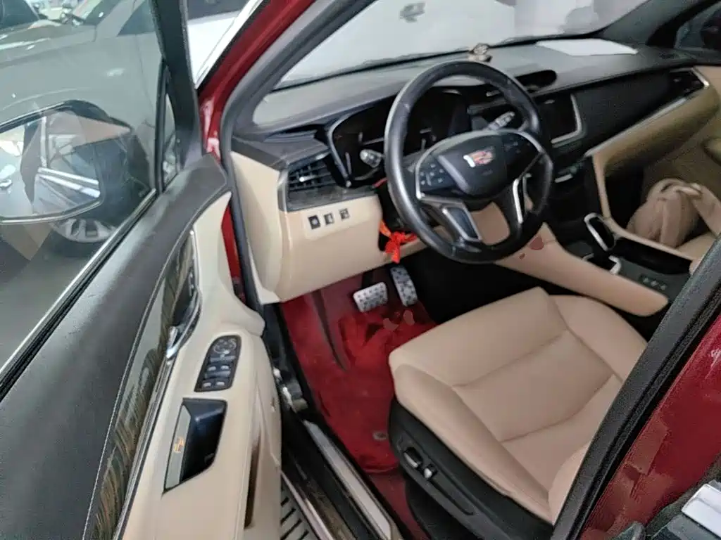 Фото 16 - Cadillac XT5