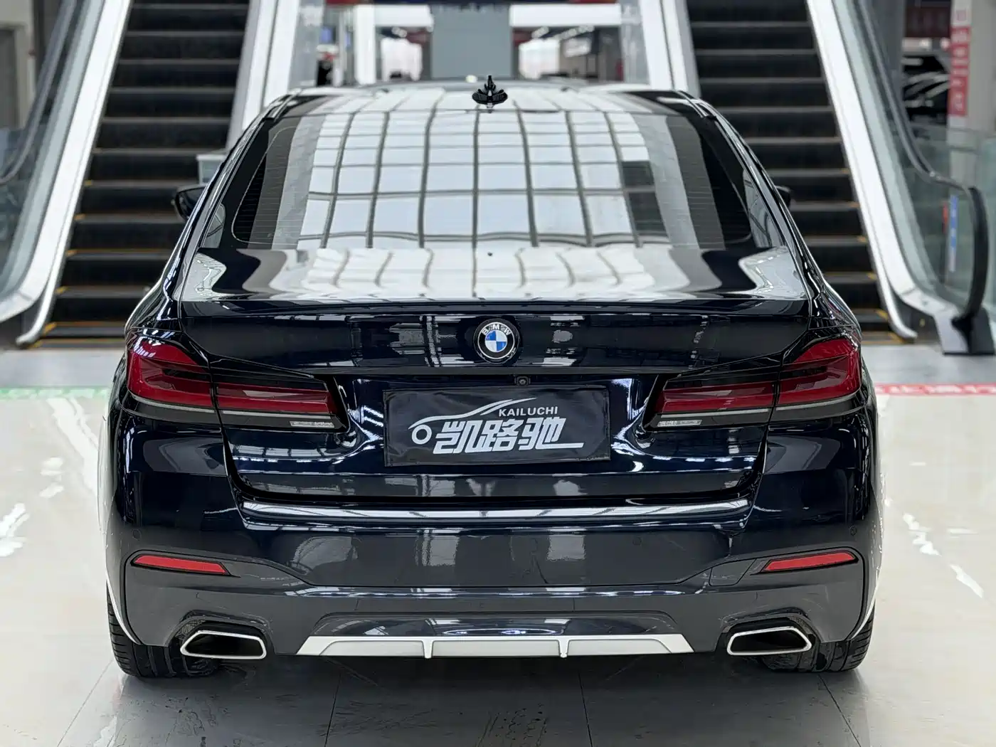 BMW 5 Series 2022 Model Second Facelift 525Li M Sport Package фото 8