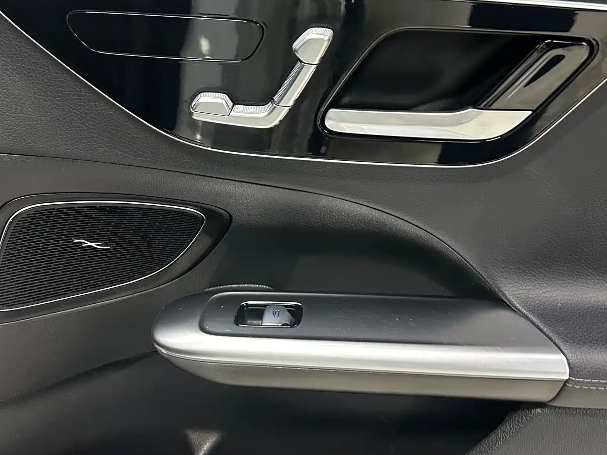 Mercedes-Benz C-Class 2024 Facelift C 260 L Sport фото 15