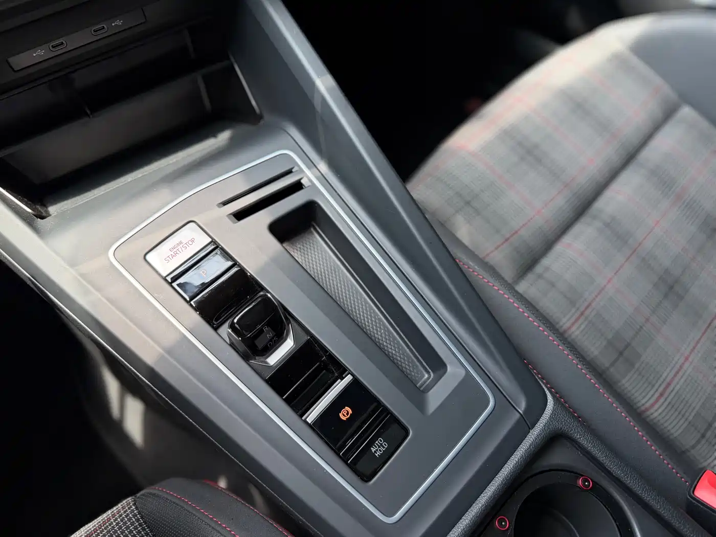 Volkswagen Golf GTI 2023 380TSI DSG GTI фото 8