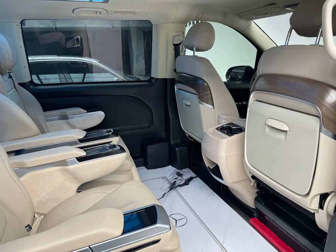 Mercedes-Benz Vito 2023 2.0T Elite 7-Seater фото 11