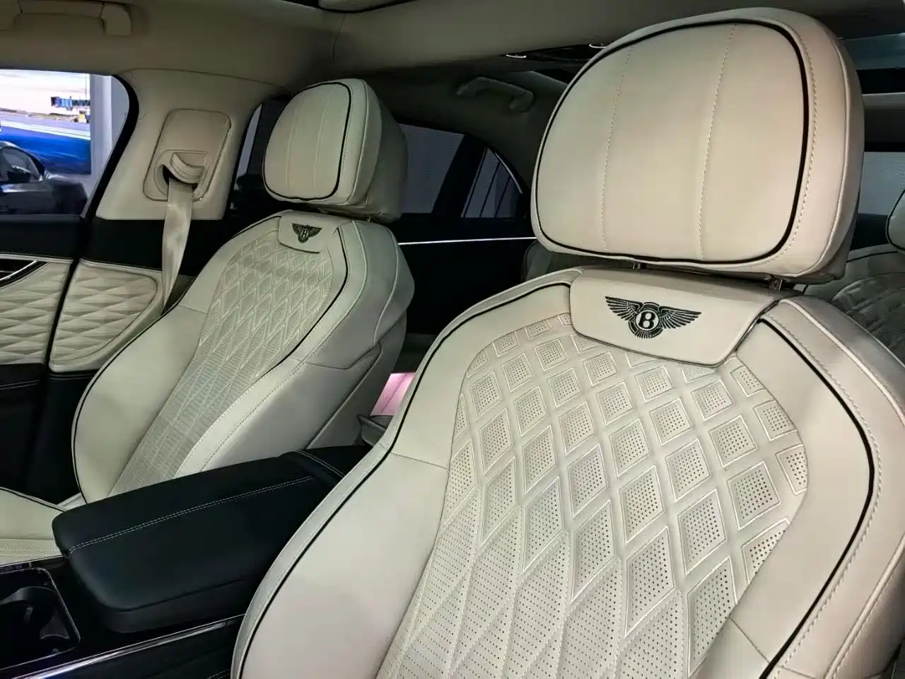 BENTLEY FLYING SPUR PLUG IN HYBRID