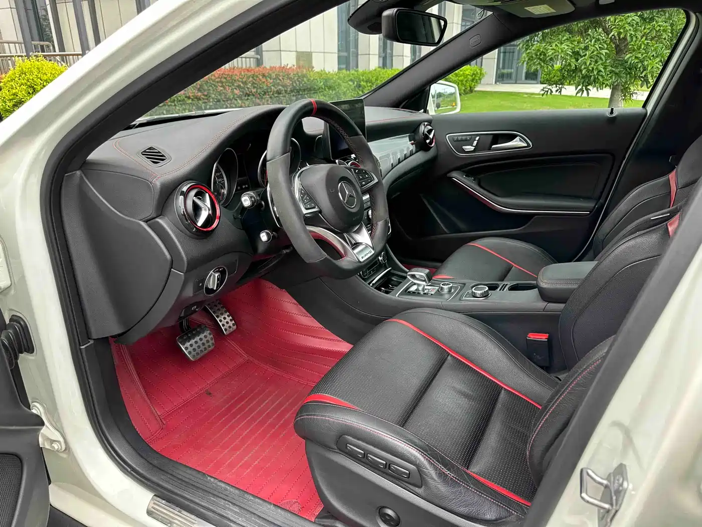 Mercedes-Benz GLA AMG 2017 AMG GLA 45 4MATIC фото 4
