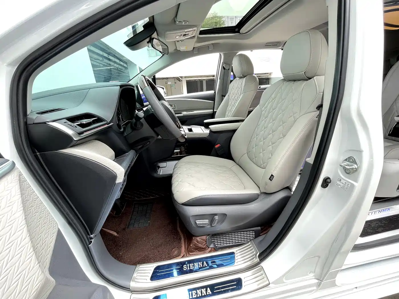 Toyota Sienna 2021 2.5L Hybrid Comfort Edition фото 20