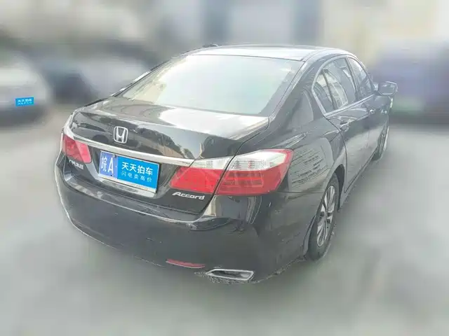 Honda Accord 2015 2.0L LXS Elite — фото 2