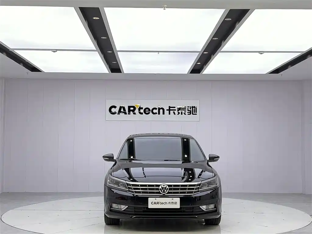 Volkswagen Passat 2017 330TSI DSG Prestige фото 3