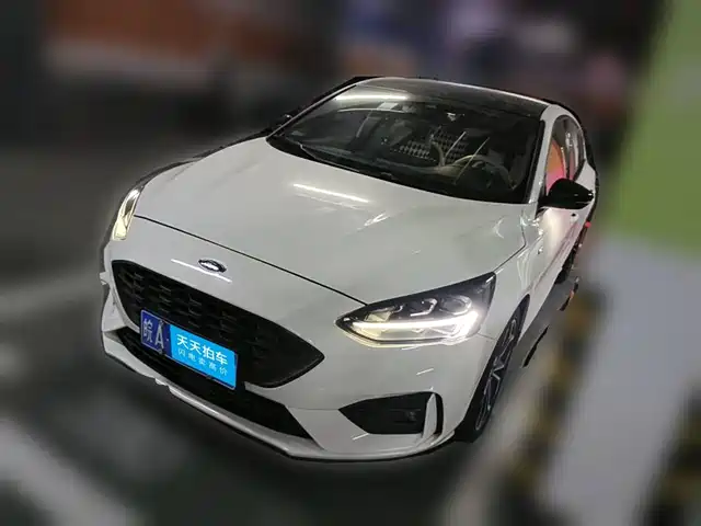 Ford Focus 2021 Hatchback EcoBoost 180 Automatic ST Line — фото 1
