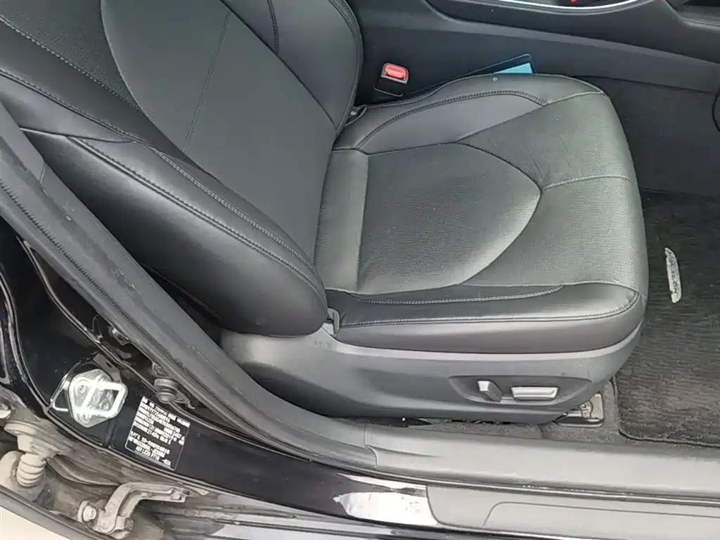 Toyota Avalon 2019 Hybrid 2.5L Luxury Edition China VI фото 25