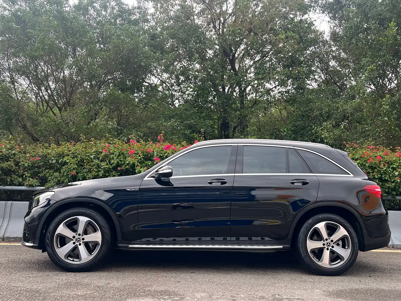 Mercedes-Benz GLC 2017 GLC 260 4MATIC Luxury фото 3