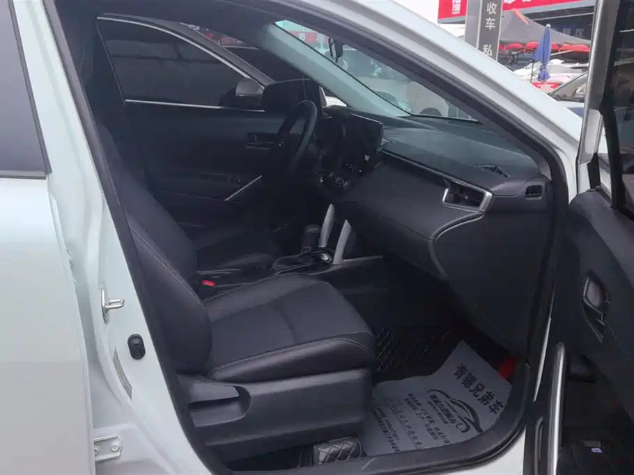 Toyota Corolla Cross 2024 Model 2.0L Pioneer Edition фото 8