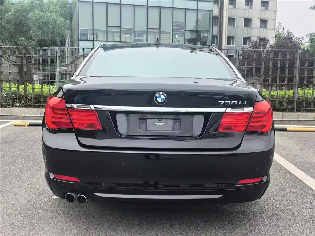 BMW 7 Series 2011 730Li Elegance фото 12