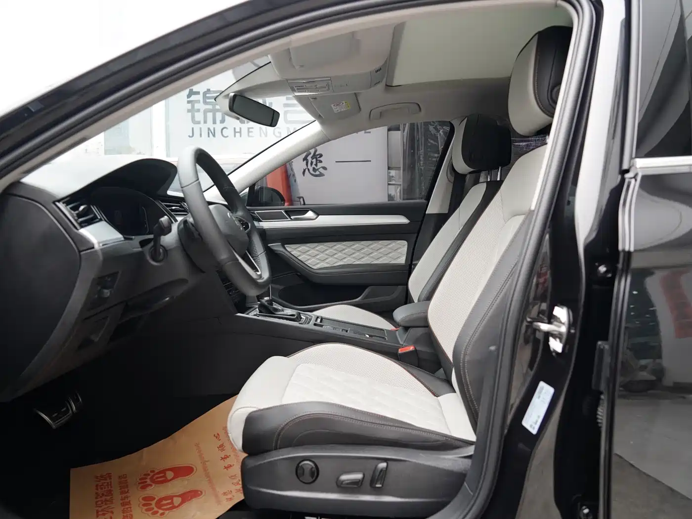 Volkswagen Magotan 2024 2 Million Units Public Sharing Edition 330TSI DSG Luxury фото 4