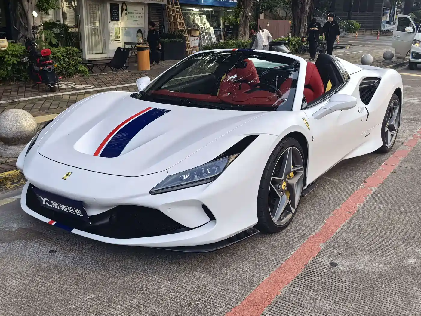 Ferrari F8 2021 2020 Spider 3.9T V8
