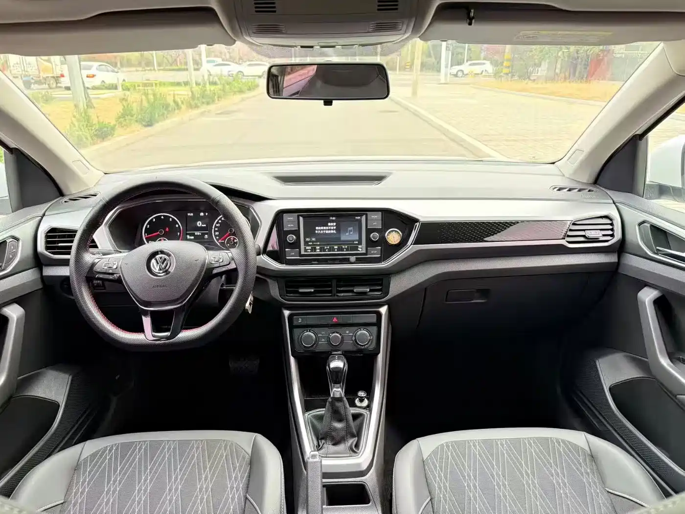 Volkswagen T-Cross 2019 1.5L Automatic Comfort Edition фото 7