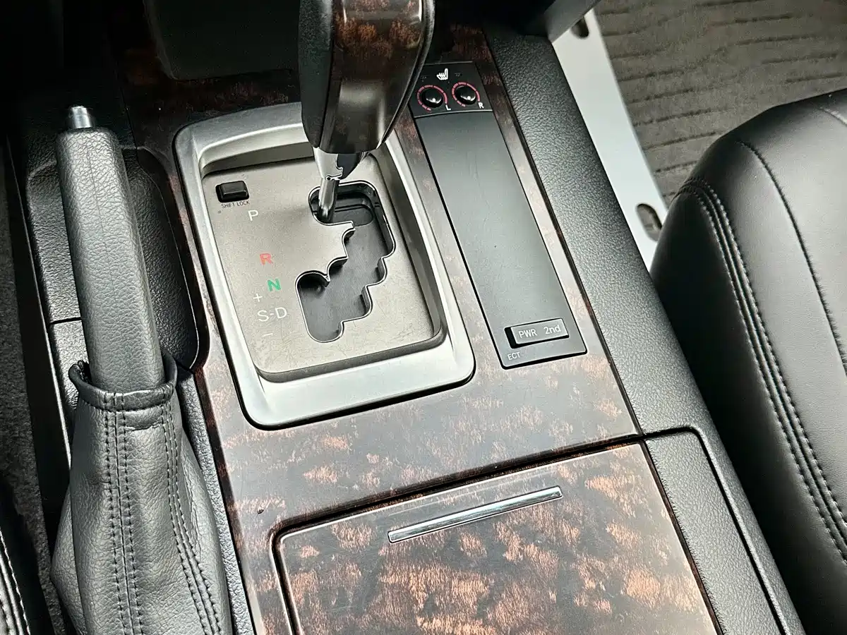 Toyota Land Cruiser (Import) 2015 4.0L V6 Middle East Limited Edition фото 7