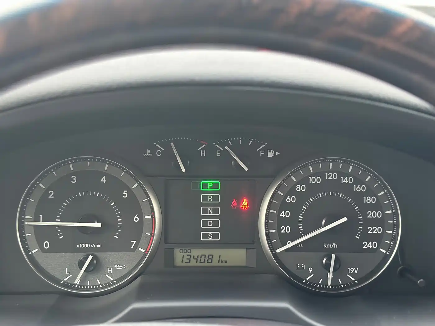 Toyota Land Cruiser (Import) 2015 4.0L V6 Middle East Limited Edition фото 6
