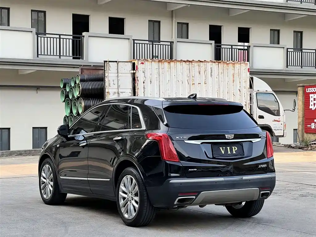 Cadillac XT5 2018 28E 4WD Platinum Edition фото 6