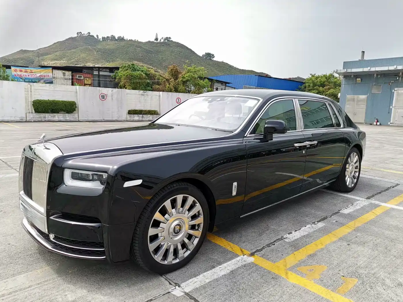 Фото 7 - Rolls-Royce Phantom