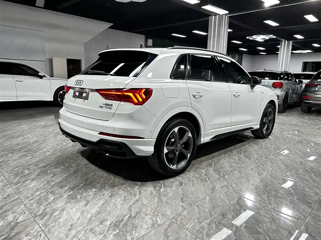 Audi Q3 2022 35 TFSI Fashion Dynamic фото 9