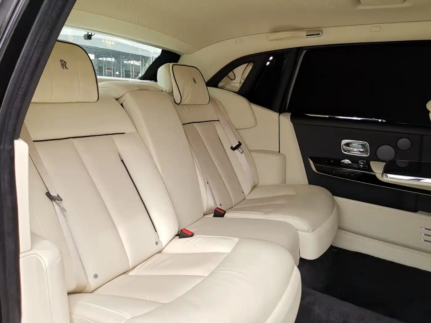 Фото 6 - Rolls-Royce Phantom