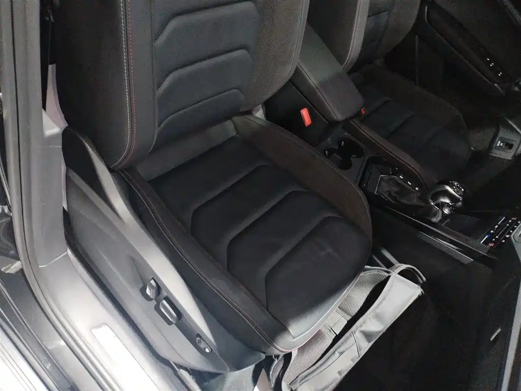 Volkswagen Tayron 2021 330TSI 2WD Luxury Smart Connect Edition фото 25