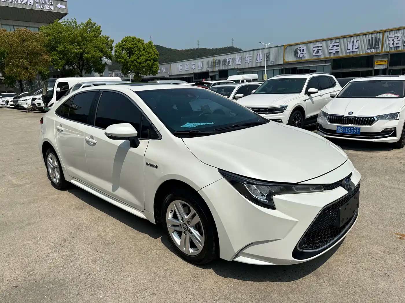 Toyota Levin 2019 Dual Engine 1.8H E-CVT Luxury Edition China V фото 3