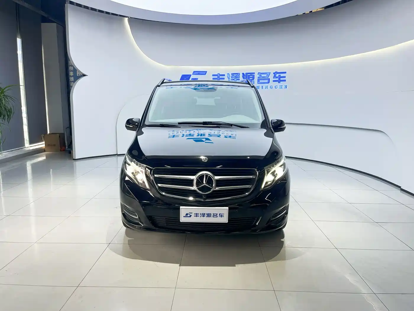 Mercedes-Benz V-Class 2018 V 260 L Premium Long Version China V фото 5