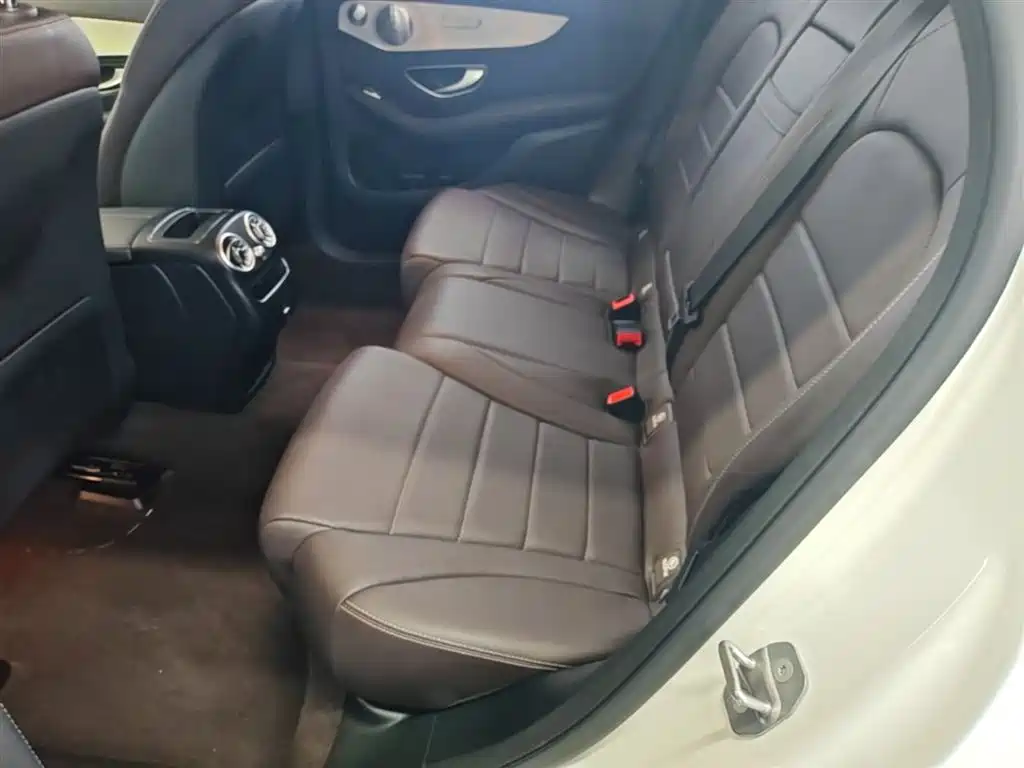 Mercedes-Benz GLC 2021 GLC 260 L 4MATIC Sporty фото 24