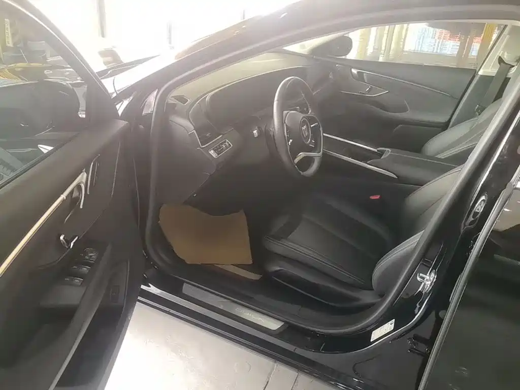 Buick LaCrosse 2025 2025 Model 28T Platinum Edition