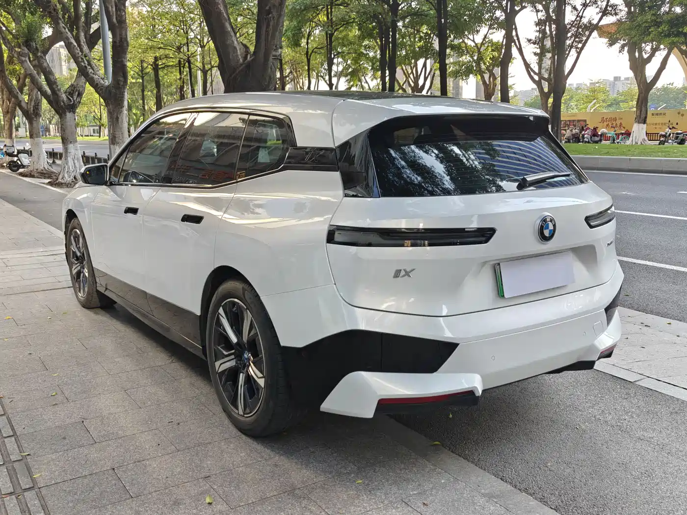 BMW iX 2022 xDrive40 фото 18