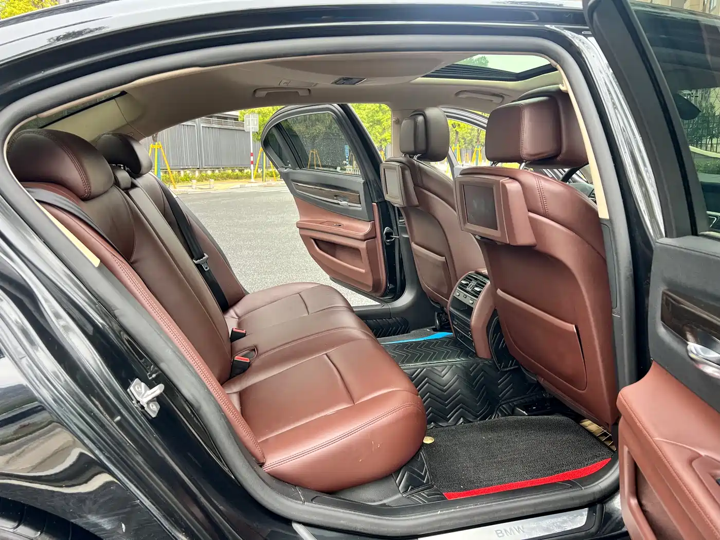 BMW 7 Series 2011 730Li Elegance фото 15
