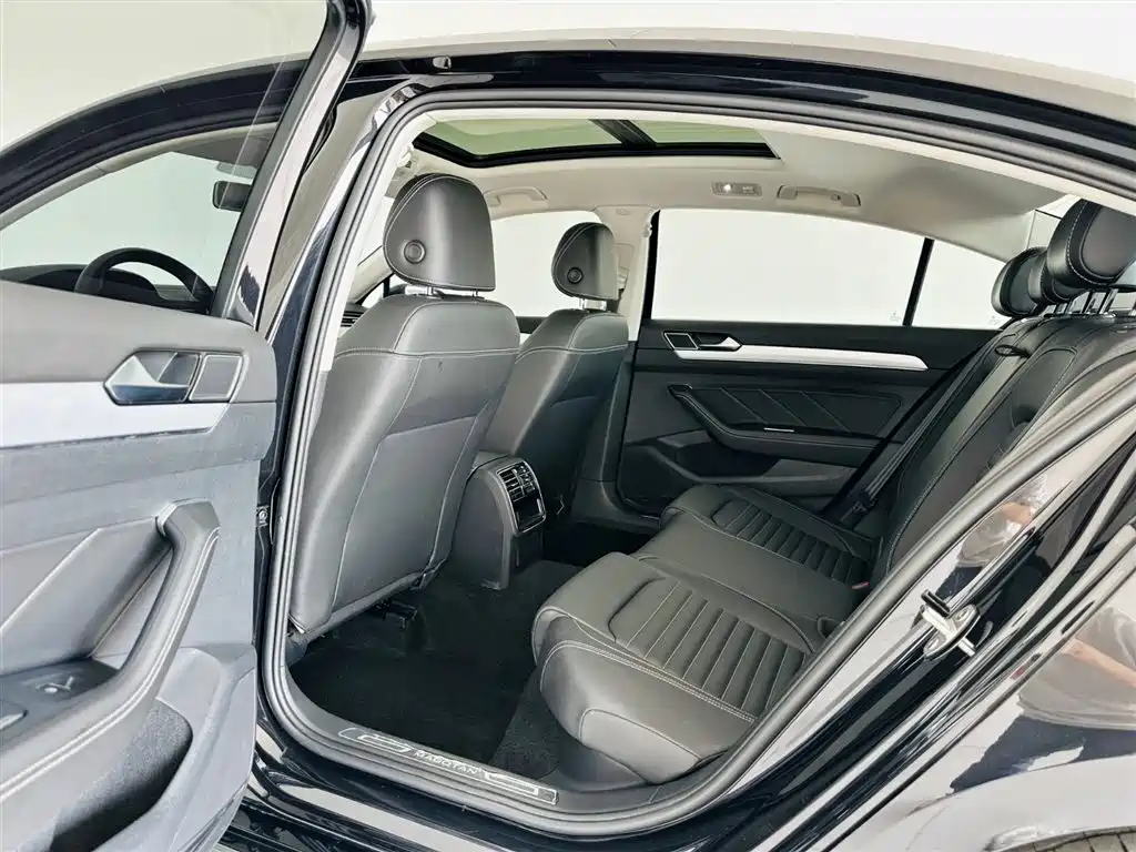 Volkswagen Magotan 2024 2 Million Units Public Sharing Edition 280TSI DSG Comfort фото 14