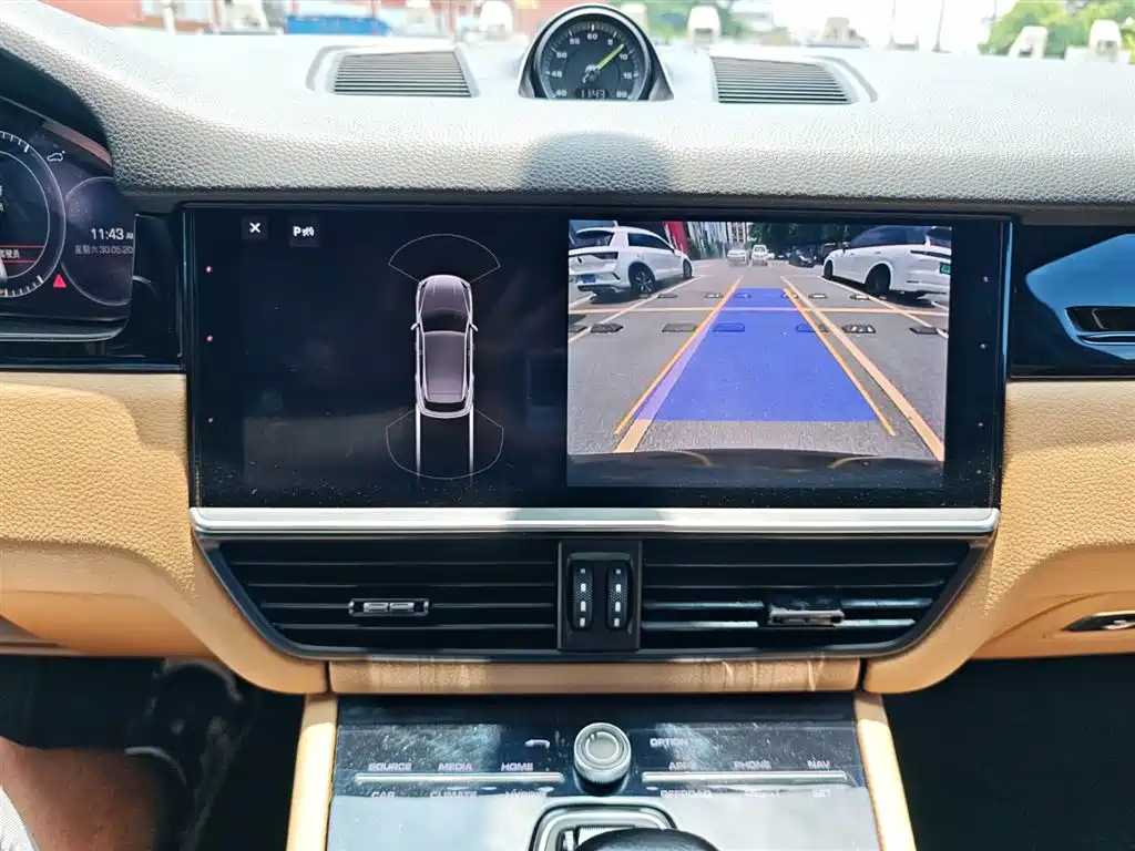 Porsche Cayenne New Energy 2019 Cayenne E-Hybrid 2.0T фото 16