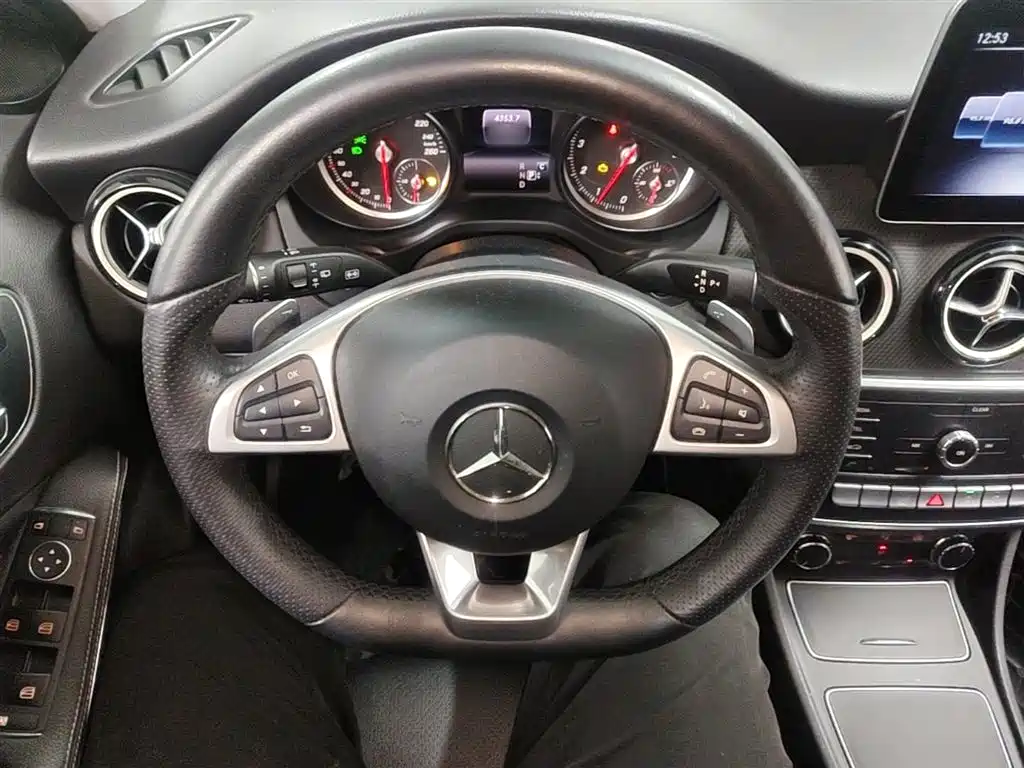 Mercedes-Benz GLA 2019 GLA 200 Dynamic фото 11