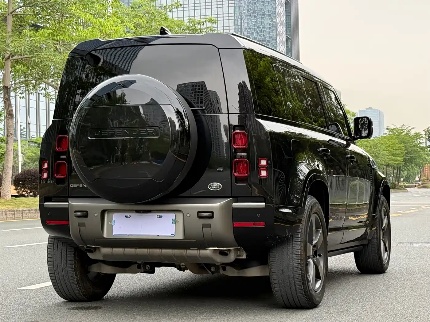 Land Rover Defender 2023 Facelift 110 3.0T P400 X-DYNAMIC HSE фото 21