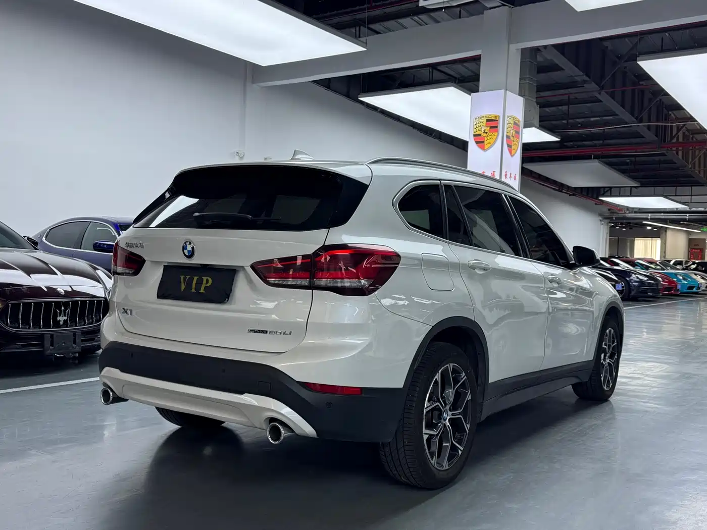 BMW X1 2022 sDrive25Li Leading фото 18