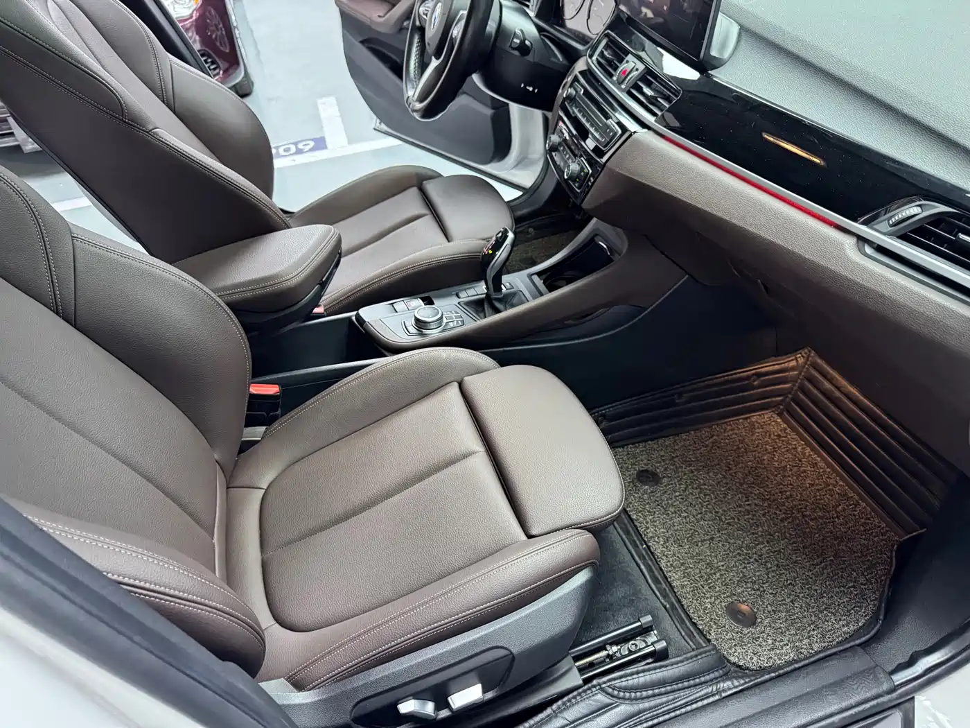 BMW X1 2022 sDrive25Li Leading фото 11