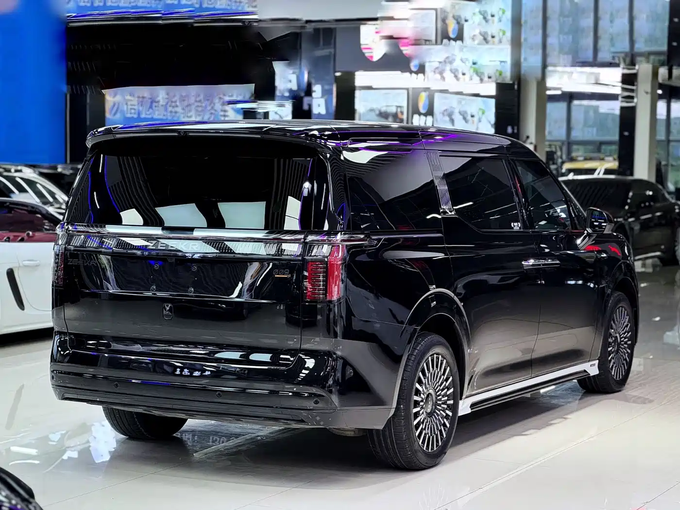 ZEEKR EXTREME KRYPTON 009