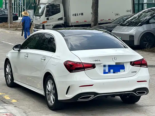 Mercedes-Benz A-Class 2022 Facelift A 200 L Sport Sedan Fashion Style — фото 4