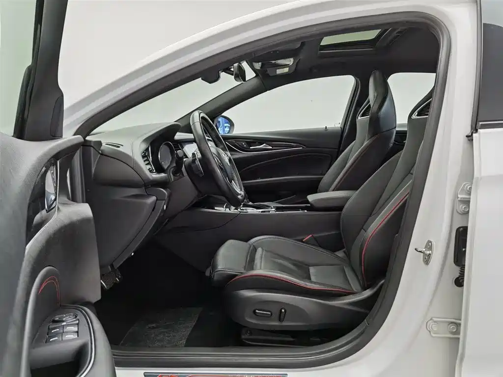 Buick Regal 2017 GS 28T Luxury Model фото 10