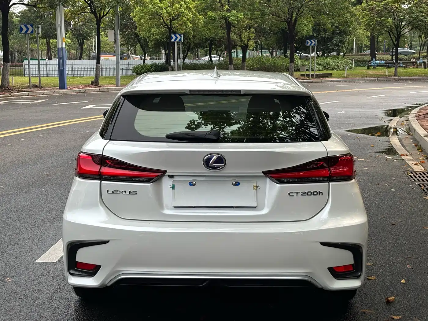 Lexus CT 2017 CT200h Comfort (Single Color, China V) фото 30