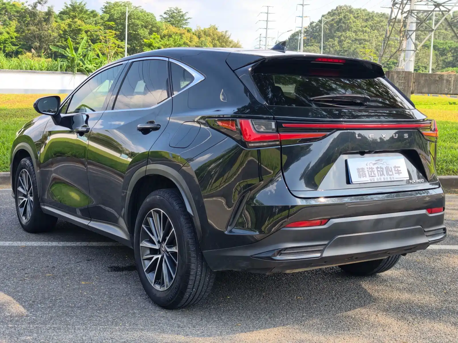 Фото 4 - Lexus NX