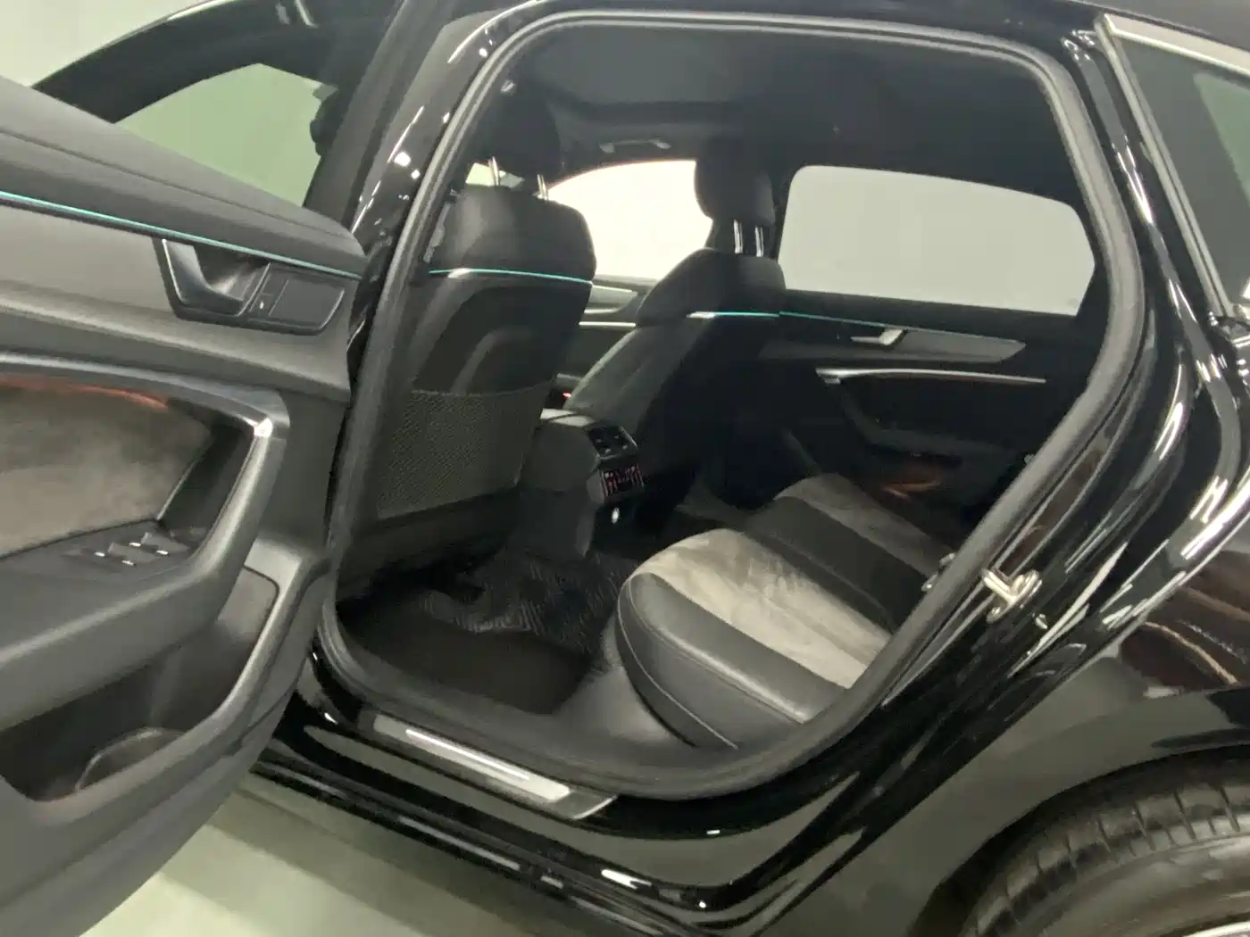 Audi A6L New Energy 2020 55 TFSI e quattro фото 15