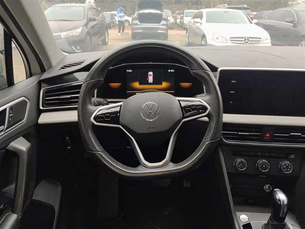 Volkswagen Tiguan L 2023 330TSI Auto 2WD Comfort Edition фото 3