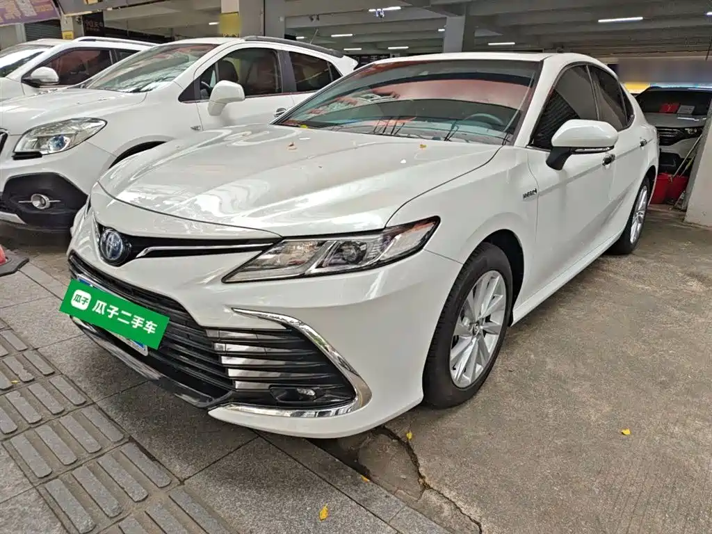 Toyota Camry 2023 Hybrid 2.5HGVP Leading Edition фото 2