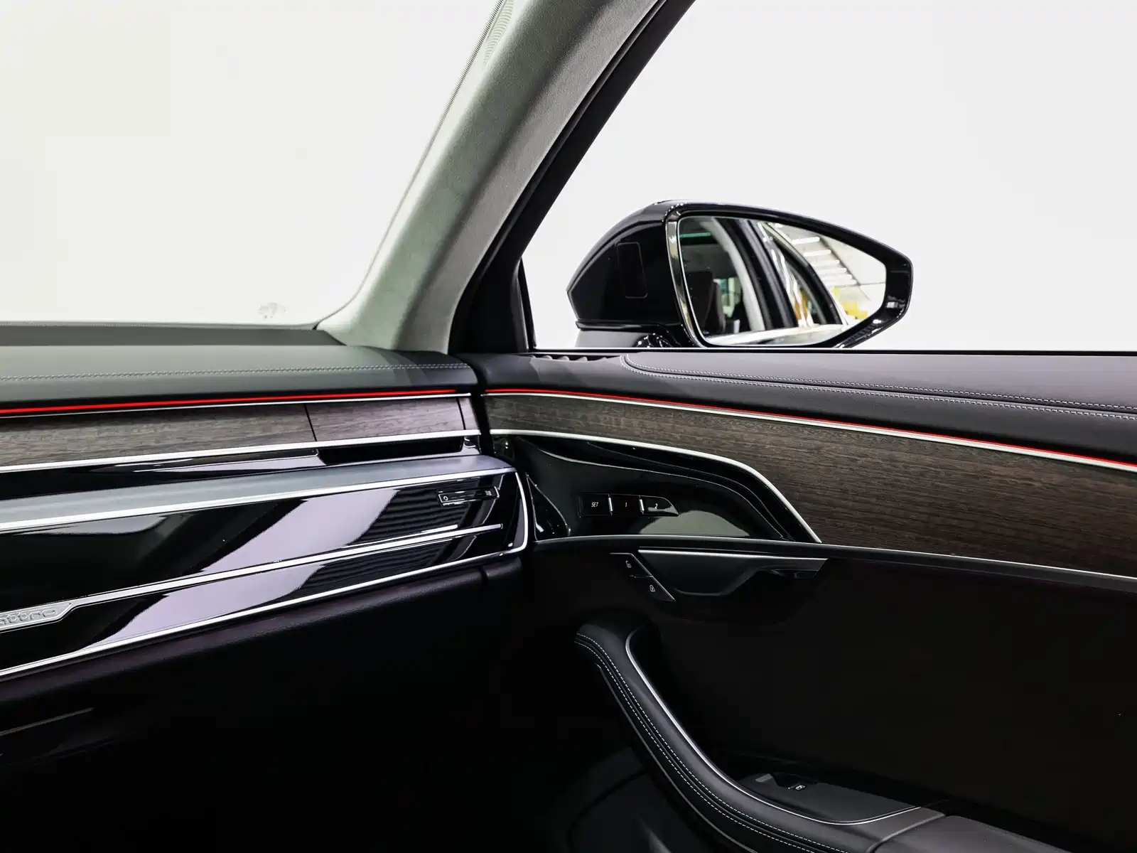 Фото 21 - Audi A8