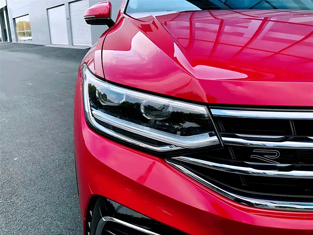 VOLKSWAGEN TIGUAN X